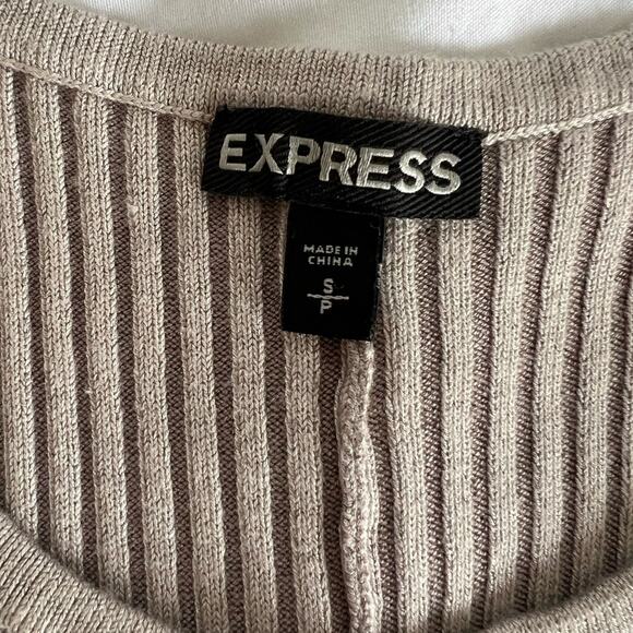 Express dress - Picture 5 of 8